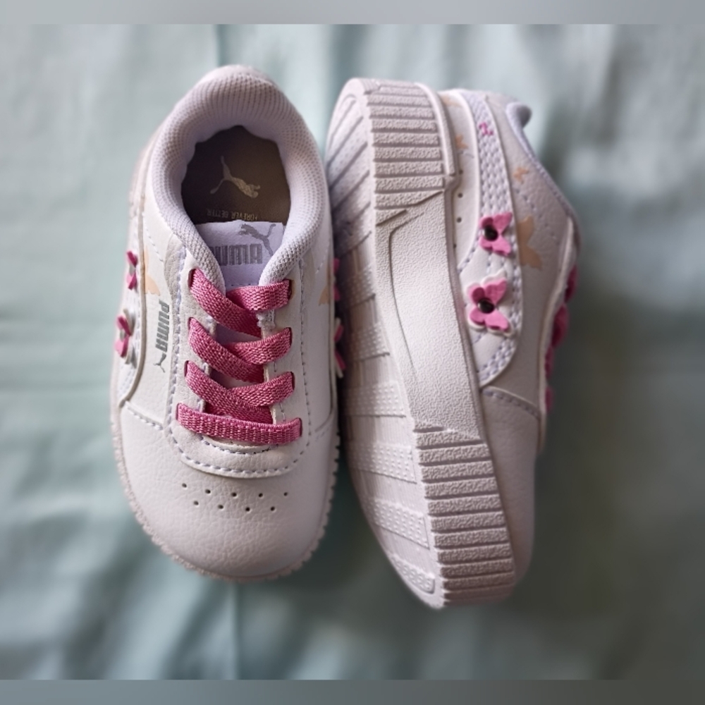 Puma Kids White and Pink Sneakers
